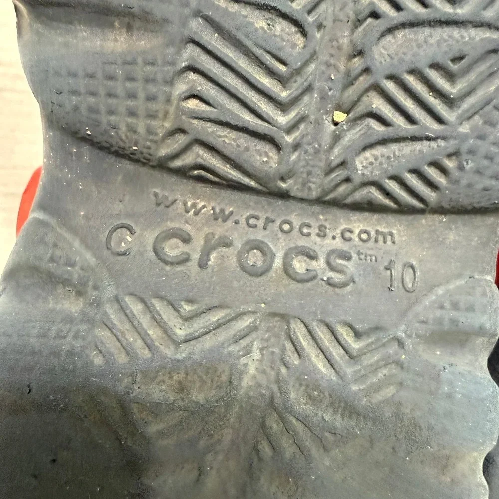 Crocs kids navy blue and red clogs little‎ kids size 10